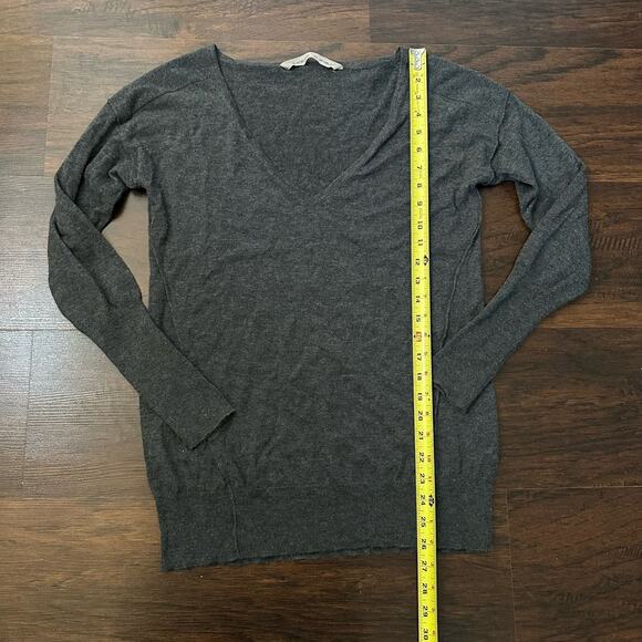 Athleta gray knit v-neck cashmere sweater size XS - Picture 9 of 11